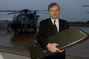 Helicopter composite centre open